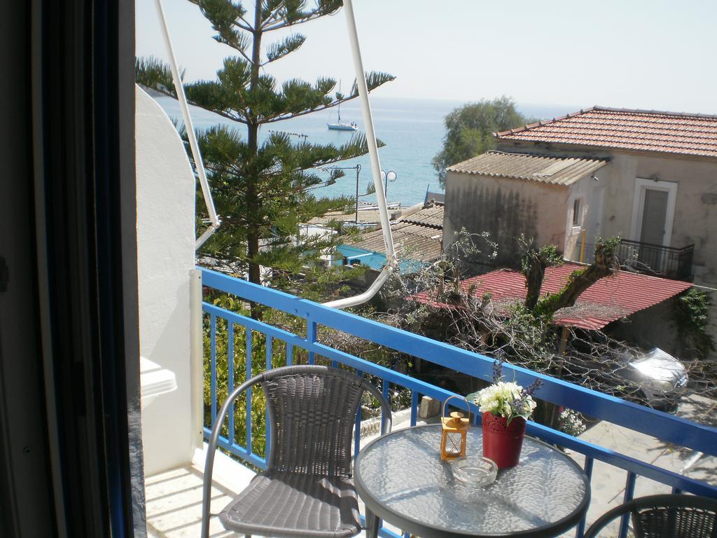 Agia Marina  Sunrise Flora 아파트 외부 사진